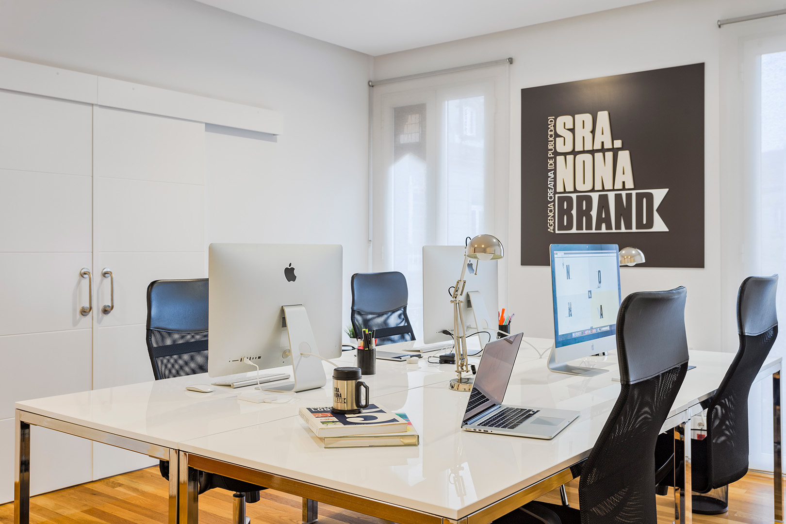 Oficina Sra Nona Brand